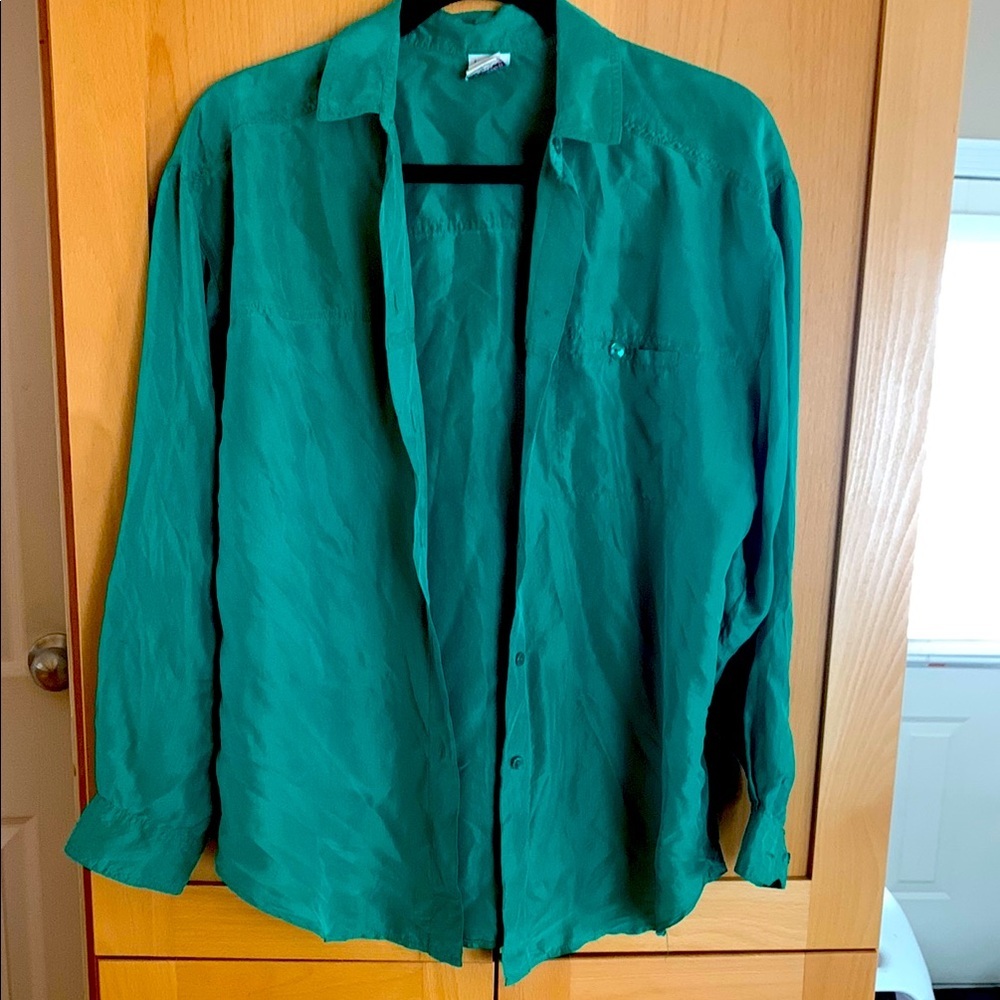 *SOLD* 💙 100% Silk Vintage Bright Kelly Green Shirt